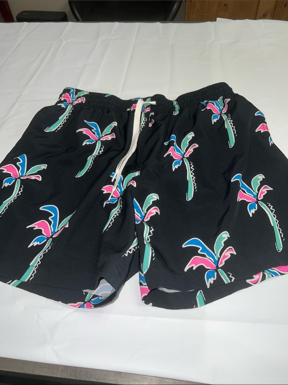 Chubbies Colorful Palm Tree Print Hybrid Swim Shorts